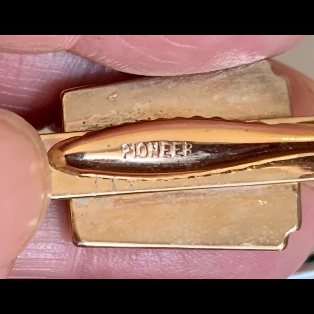 Vintage Pioneer gold tie clip - Picture 3 of 4